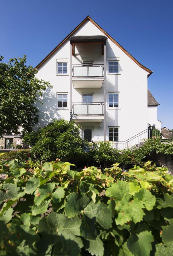 Weingut & Gaestehaus Christoph Cluesserath Триттенхайм Экстерьер фото