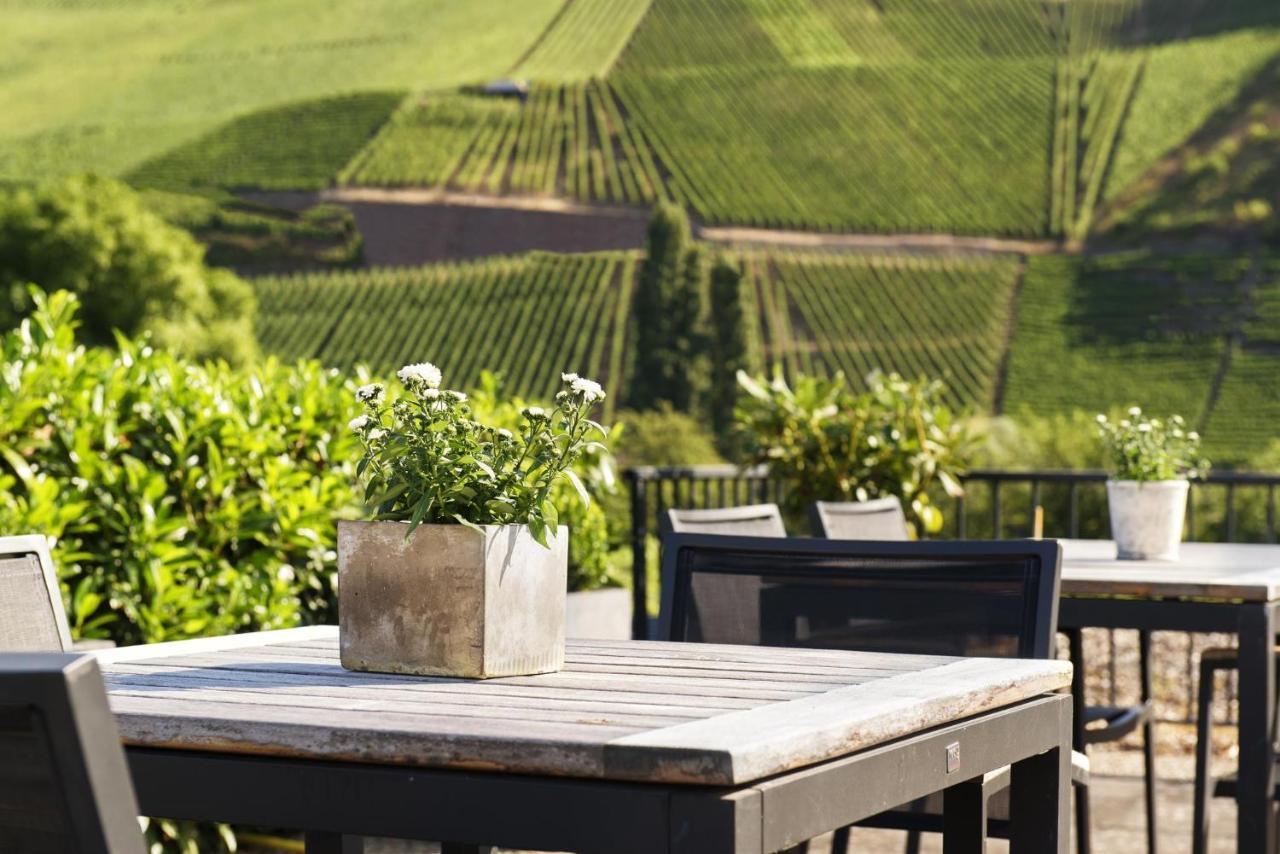 Weingut & Gaestehaus Christoph Cluesserath Триттенхайм Экстерьер фото